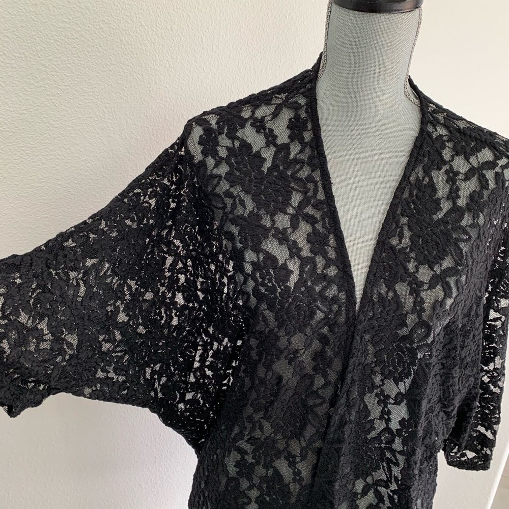 Mauve Lace Floral Kimano - Picture 2 of 7